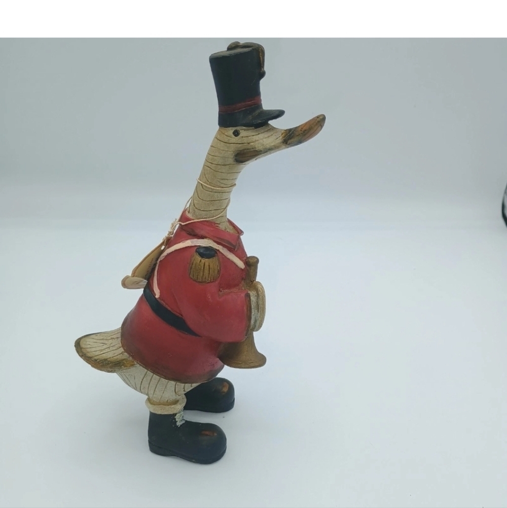 Red Soldier Figurine - Picture 4 of 7